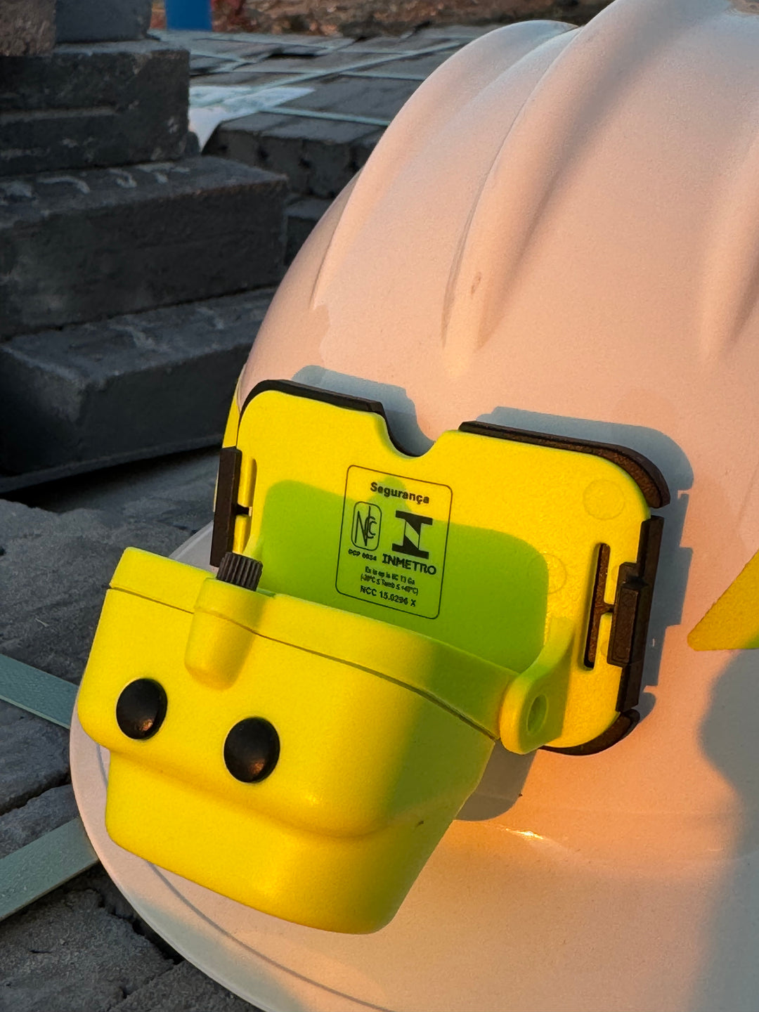 NS-HLM2: Adhesive Locking Mount for Headlamps